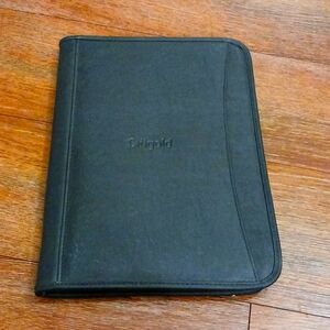 Zippered portfolio